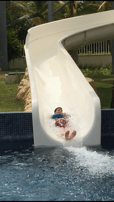 Swimming with a broken arm