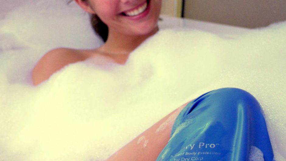 Taking a bath with a broken arm