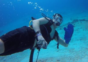 Scuba diving with a broken arm